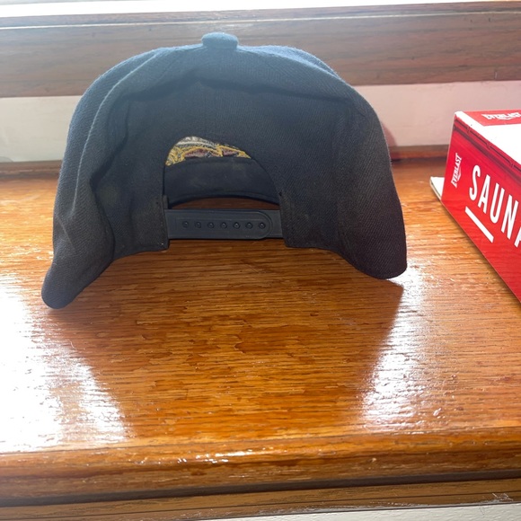 Cleveland Cavaliers Navy Hat - Picture 3 of 3